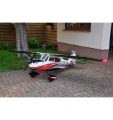 Decathlon scale 47% (4 580 mm) 170ccm (bílo/černo/červená)