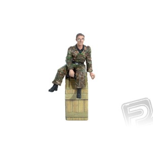 1/16 figurka sedící obsluhy vysílačky (Funker)
